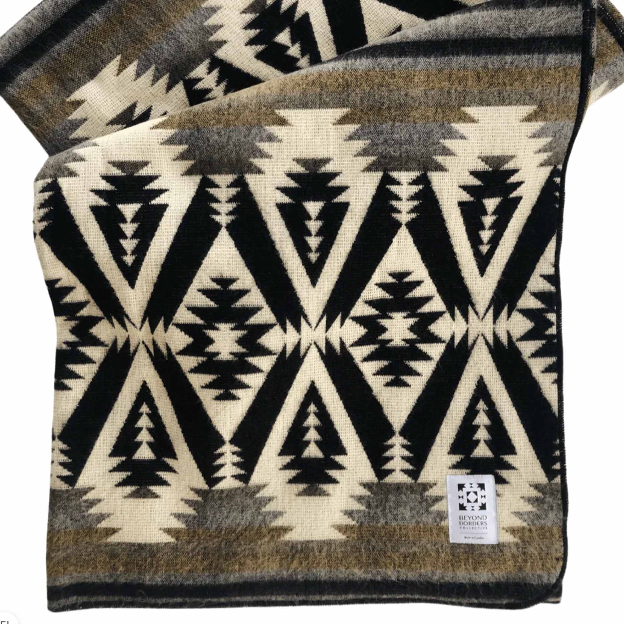 Beyond Borders Collective - Quichua Blanket - Onyx Black