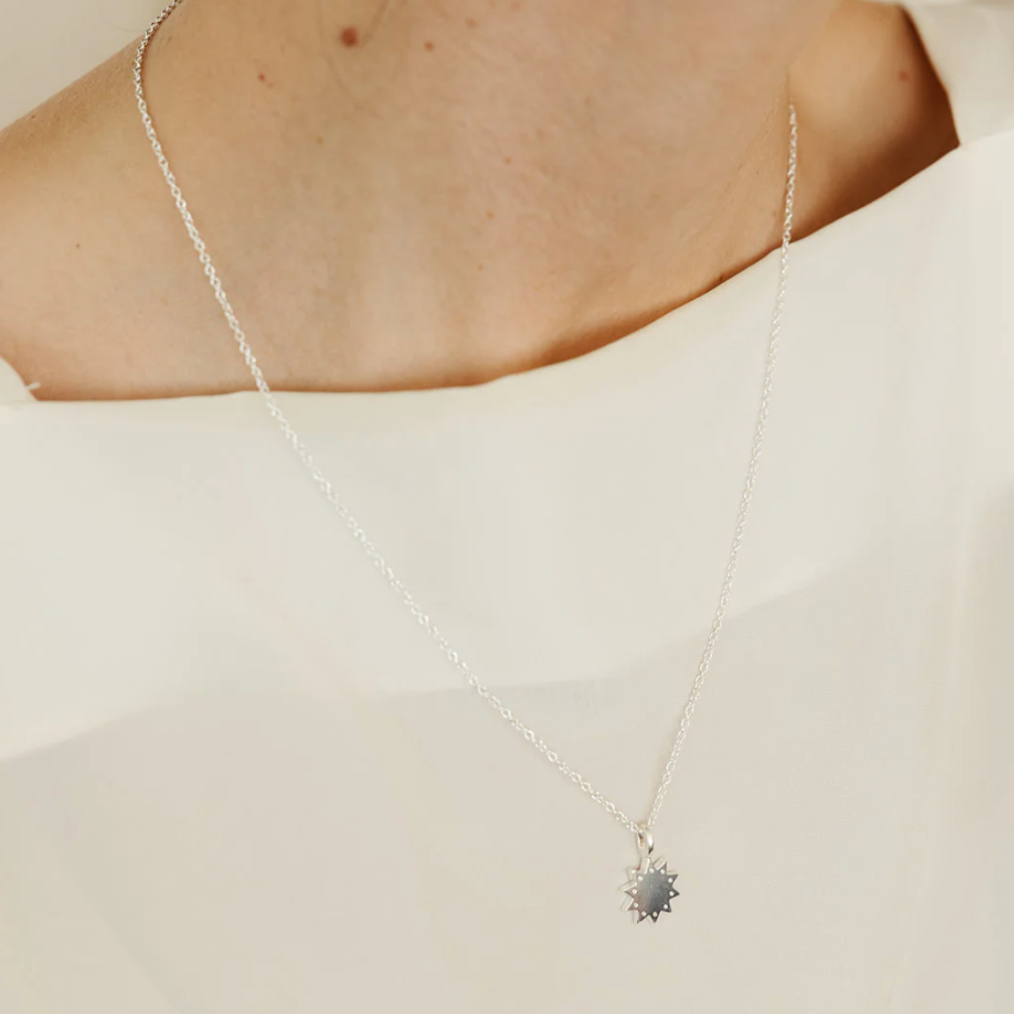 Sierra Winter - Luster Necklace - Silver