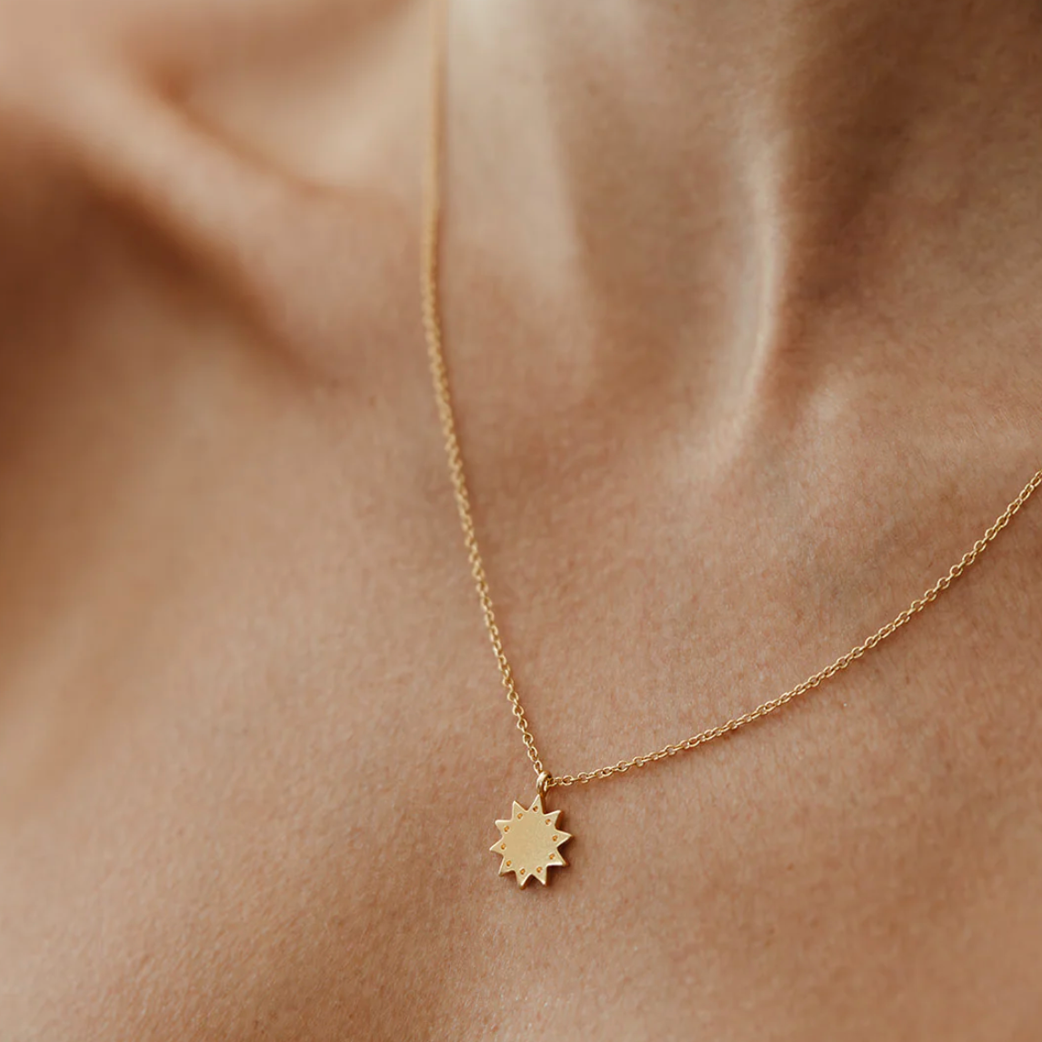 Sierra Winter - Luster Necklace - Gold