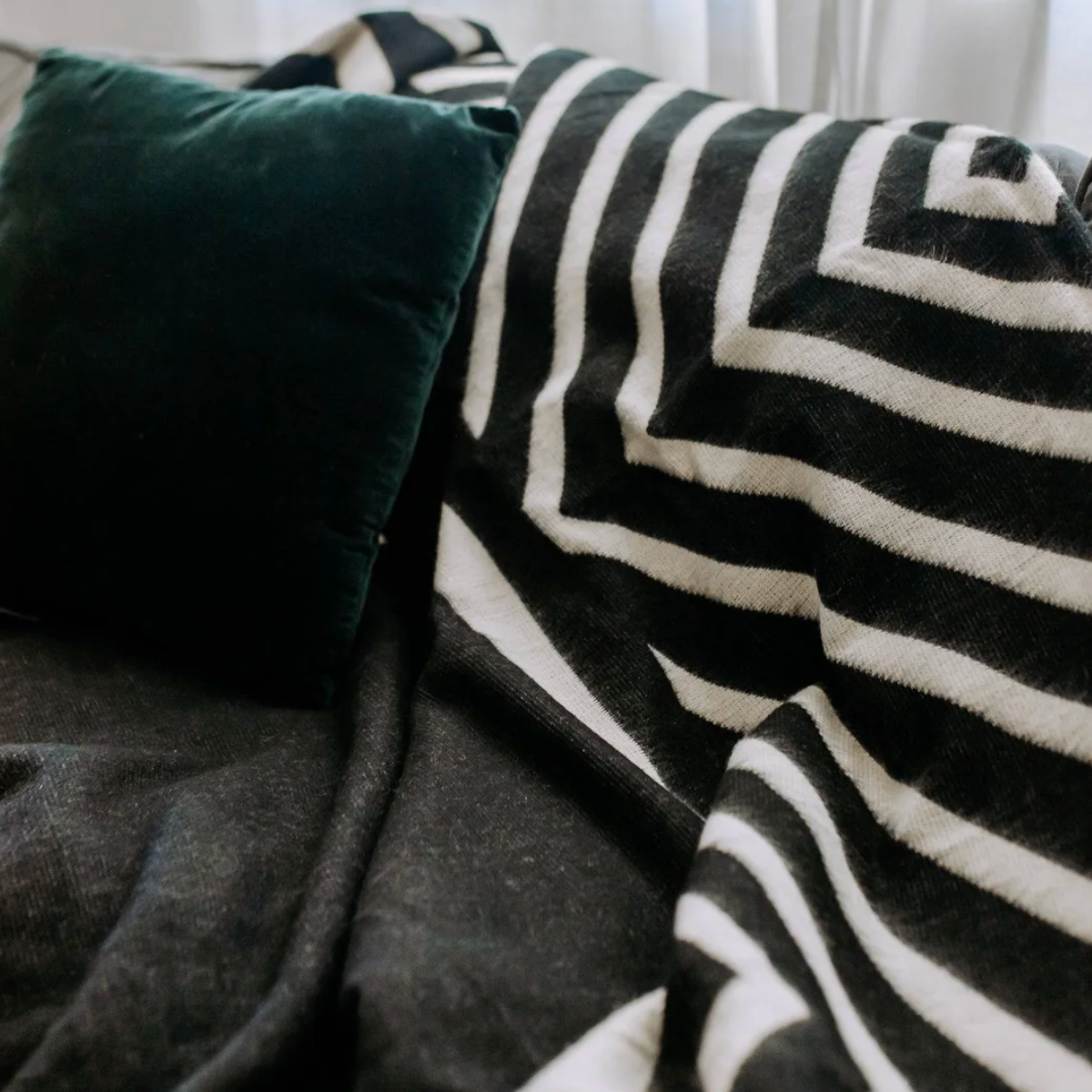Beyond Borders Collective - Paramo Blanket - Natural / Black