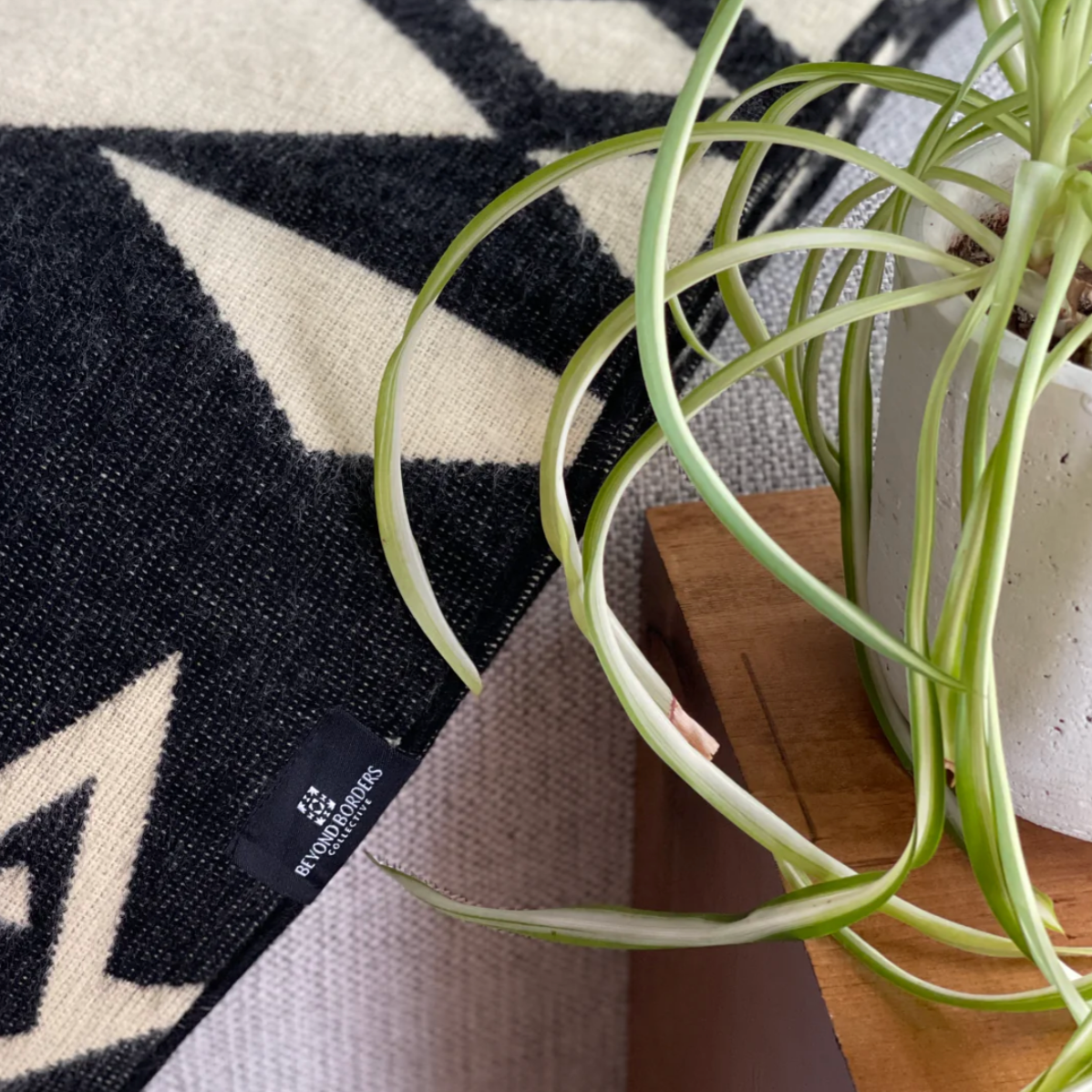 Beyond Borders Collective - Awa Throw Blanket - Natural / Black