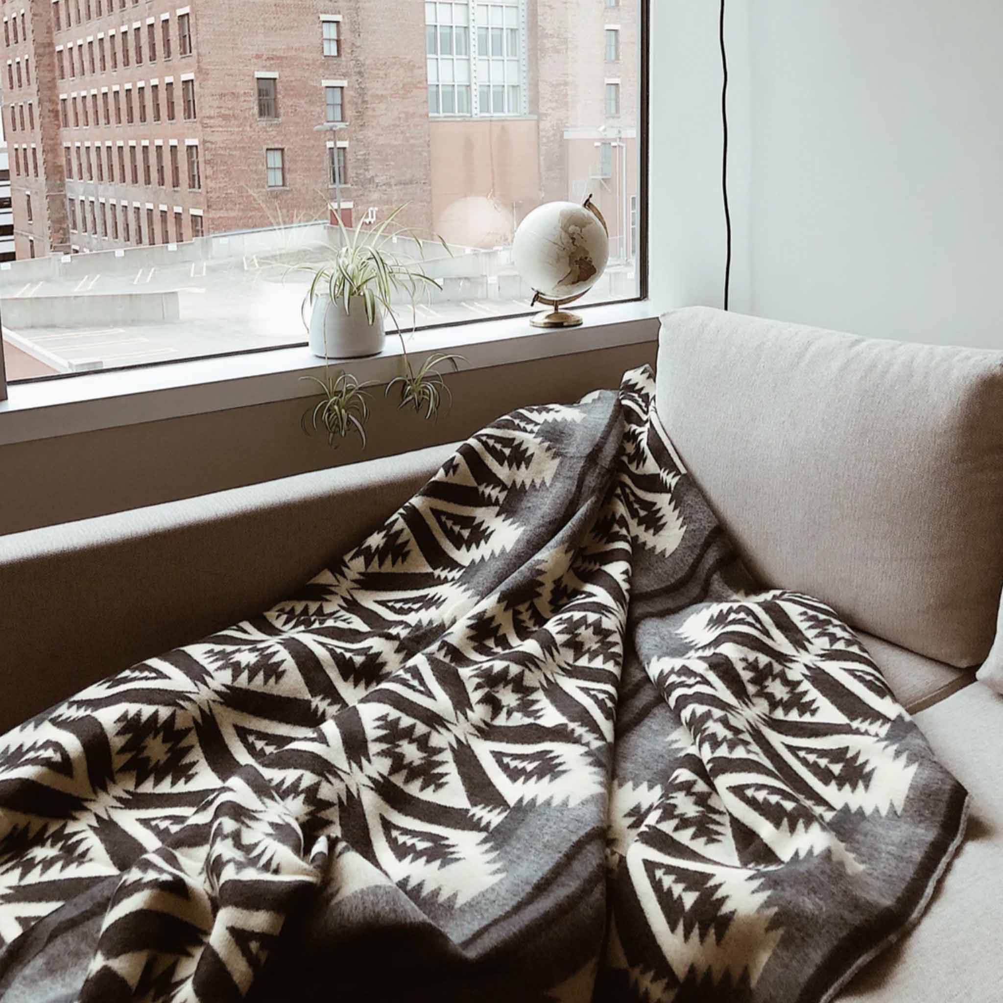 Beyond Borders Collective - Quichua Blanket - Greyscale