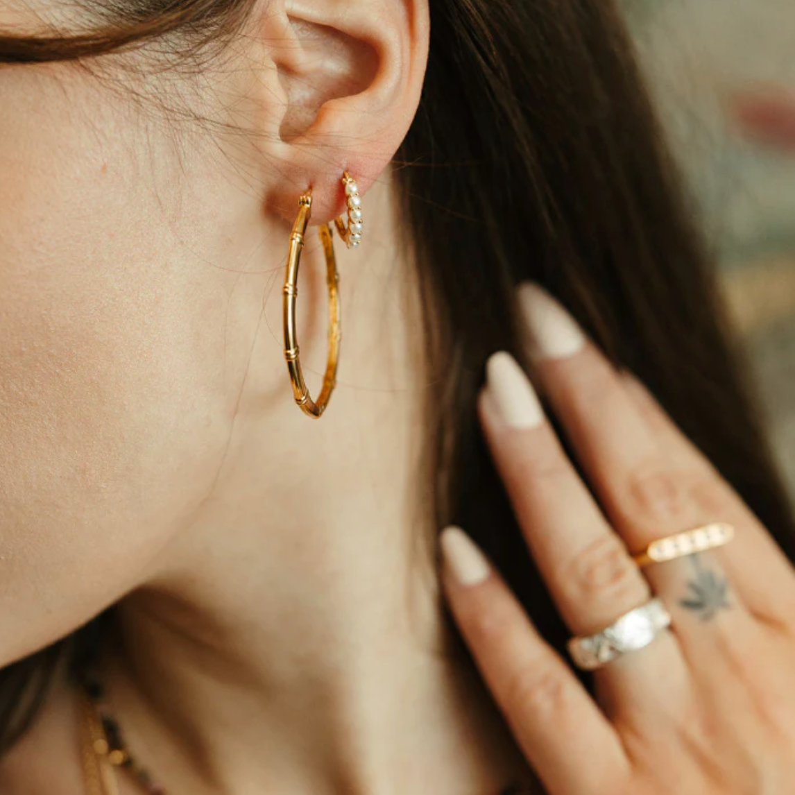 Sierra Winter - Muse Hoop Earrings - Gold
