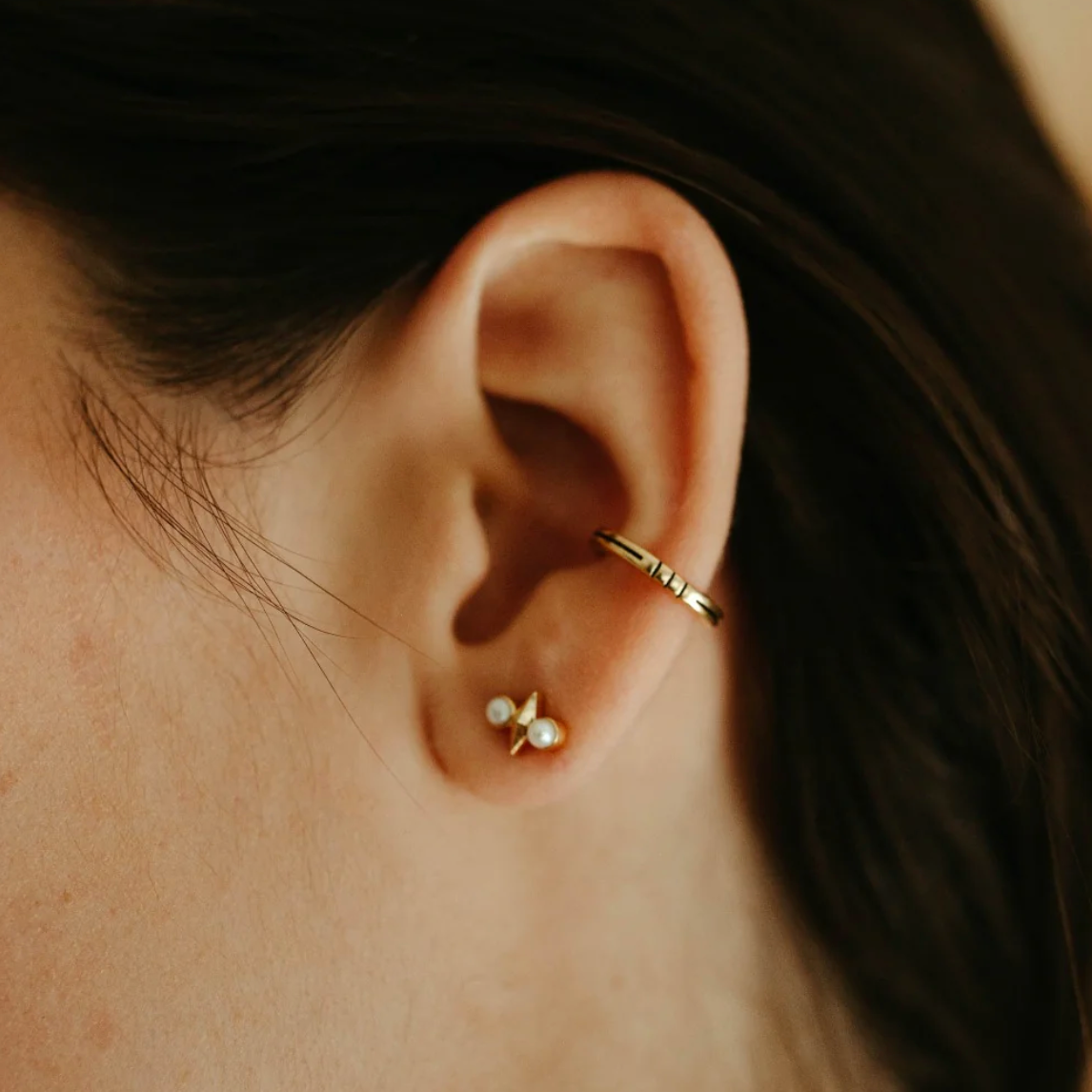 Sierra Winter - Atlas Earrings - Pearl