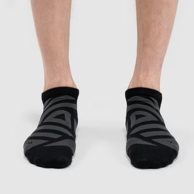 On - Performance Low Sock - Black | Shadow