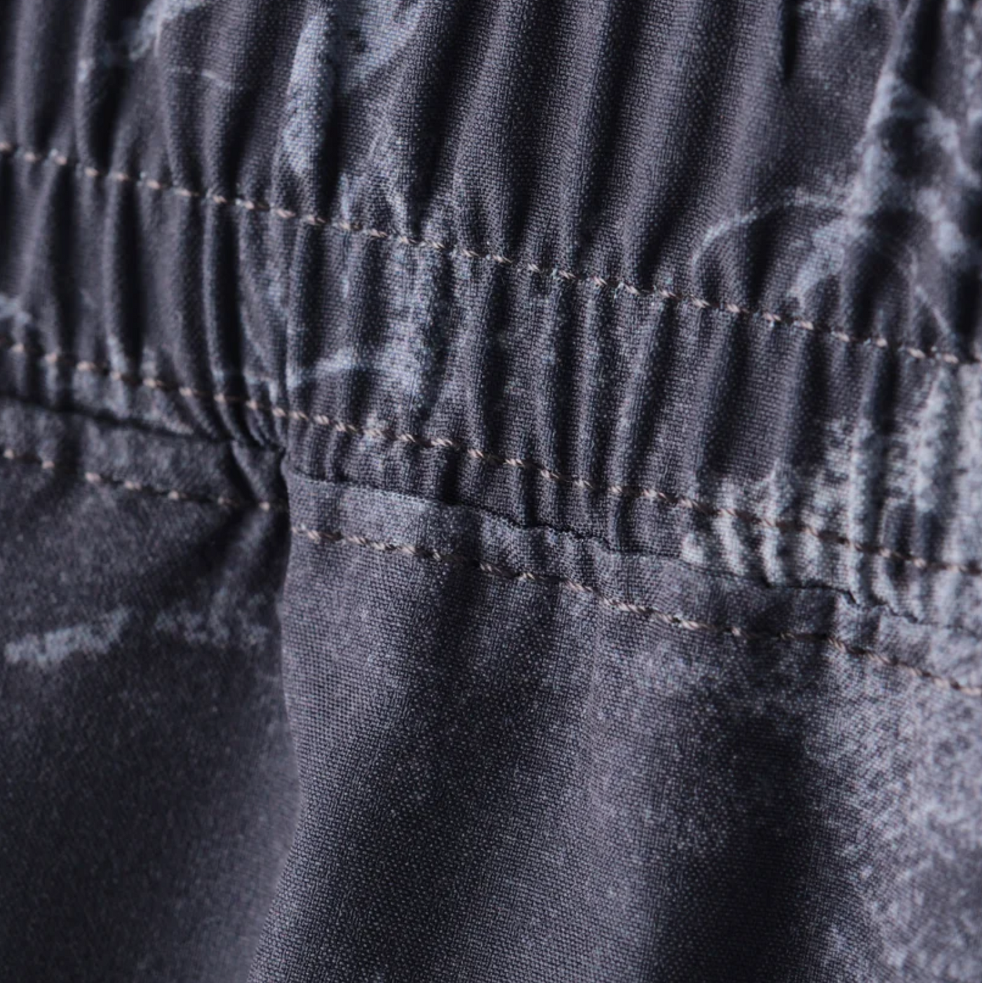 Rhone - 7" Unlined Mako Shorts - Asphalt Marble Print
