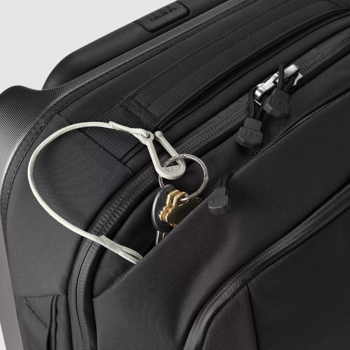 YETI - Crossroads Luggage 22" - Black